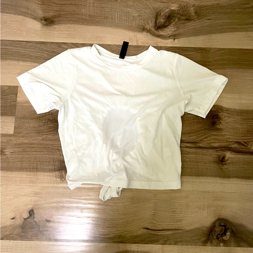 Savvi Fit White Athleisure Tie in the Bach Top Size Small